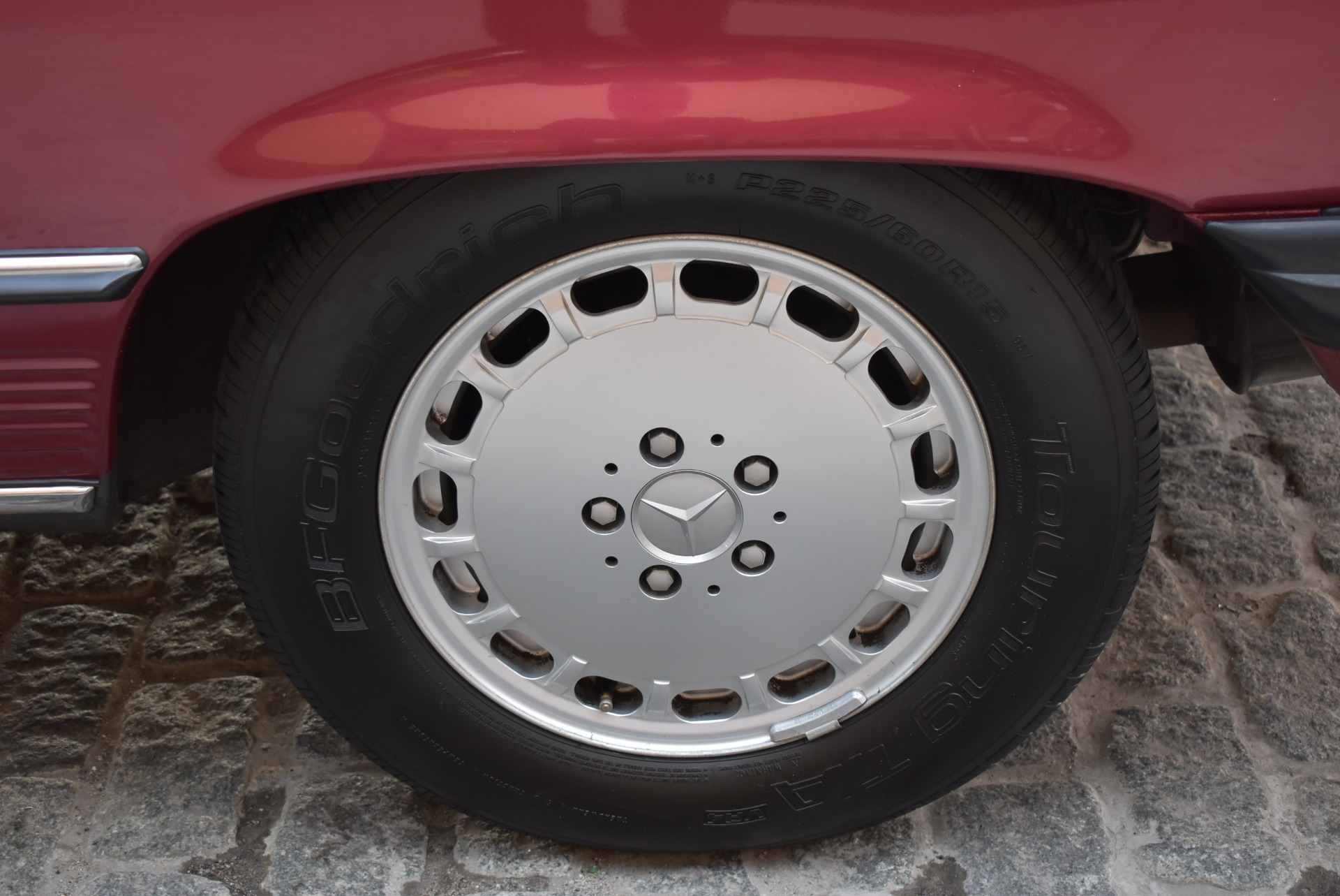 Used 1989 Mercedes-Benz 560SL - Almandine Red | St. Petersburg, FL