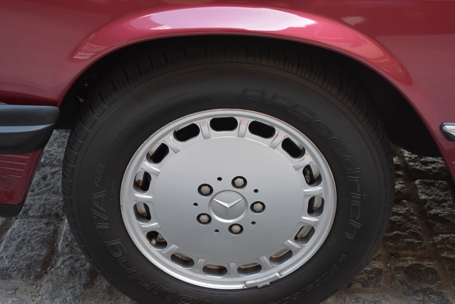 Used 1989 Mercedes-Benz 560SL - Almandine Red | St. Petersburg, FL