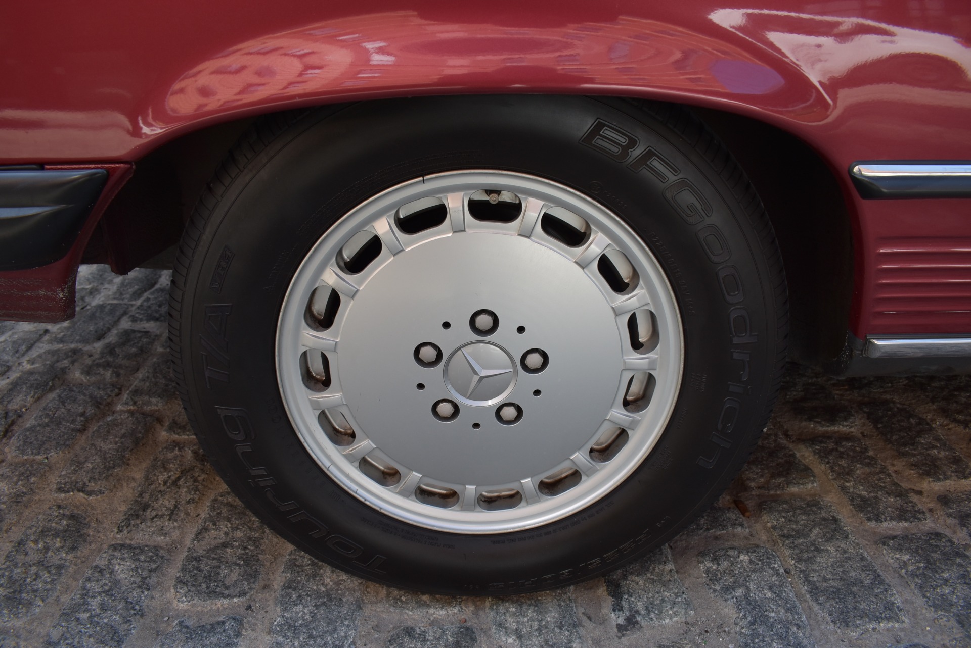 Used 1989 Mercedes-Benz 560SL - Almandine Red | St. Petersburg, FL