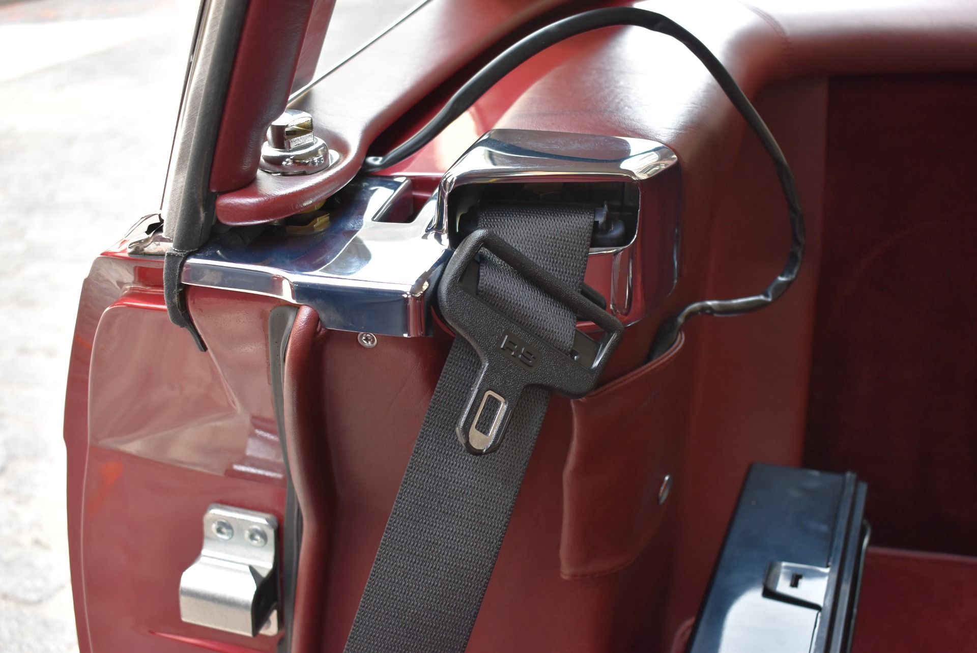 Used 1989 Mercedes-Benz 560SL - Almandine Red | St. Petersburg, FL
