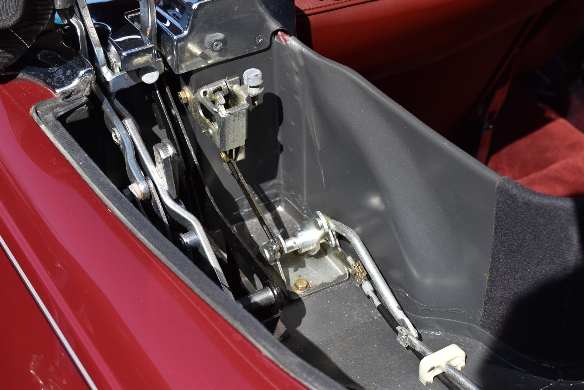 Used 1989 Mercedes-Benz 560SL - Almandine Red | St. Petersburg, FL