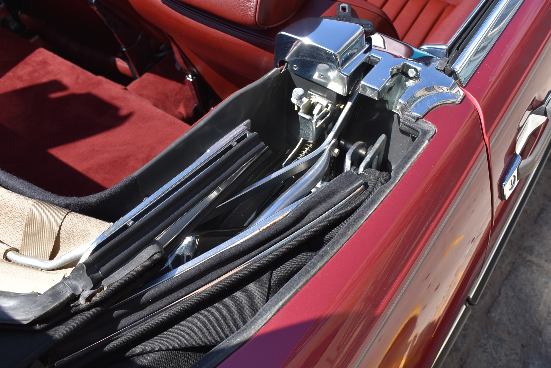 Used 1989 Mercedes-Benz 560SL - Almandine Red | St. Petersburg, FL