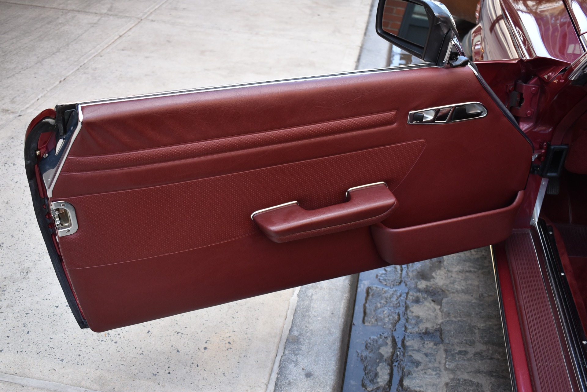 Used 1989 Mercedes-Benz 560SL - Almandine Red | St. Petersburg, FL