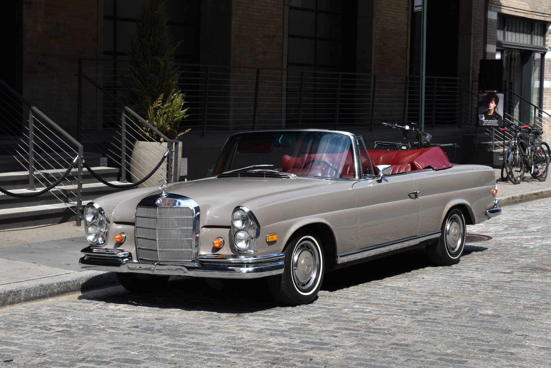 1969 Mercedez-Benz 280SE 