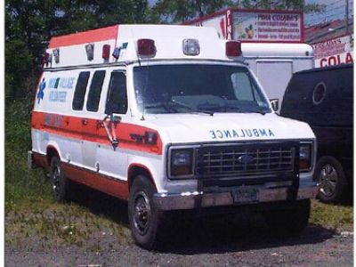 Used-2010-Ford-Ambulance