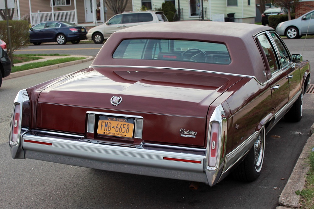 Cadillac Fleetwood Brougham 1991