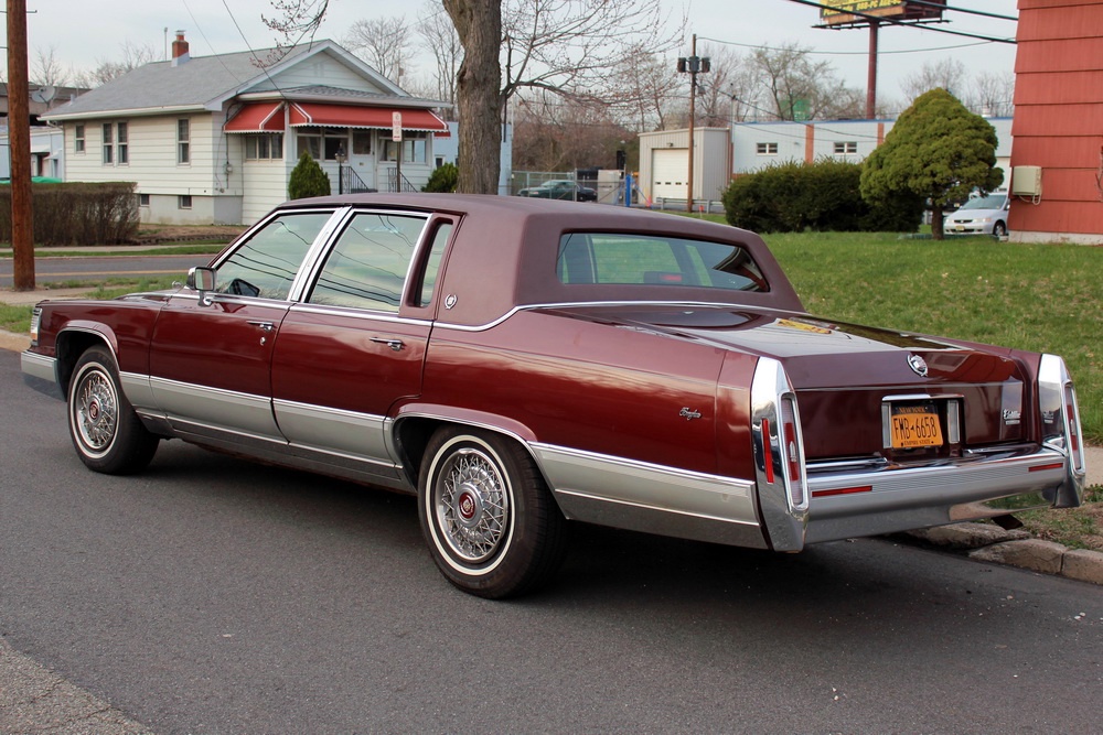 Cadillac Fleetwood Brougham 1989