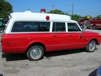 Used-1969-Chevrolet-Suburban-Ambulance