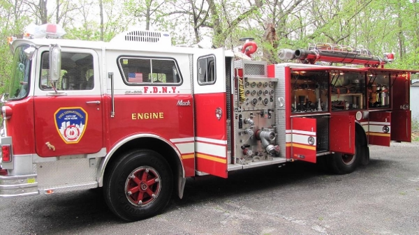 Used-2000-Mack-Fire-Truck