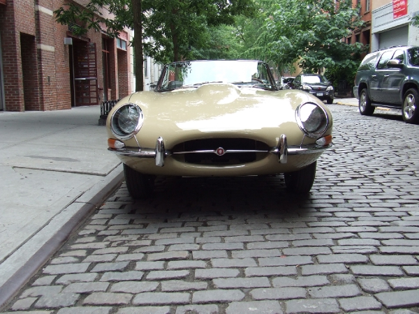 Used-1967-Jaguar-XKE-E-Type-OTS-w/-Factory-Hardtop