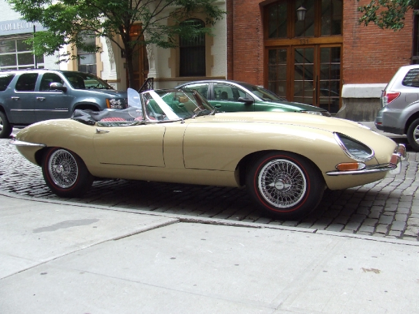 Used-1967-Jaguar-XKE-E-Type-OTS-w/-Factory-Hardtop