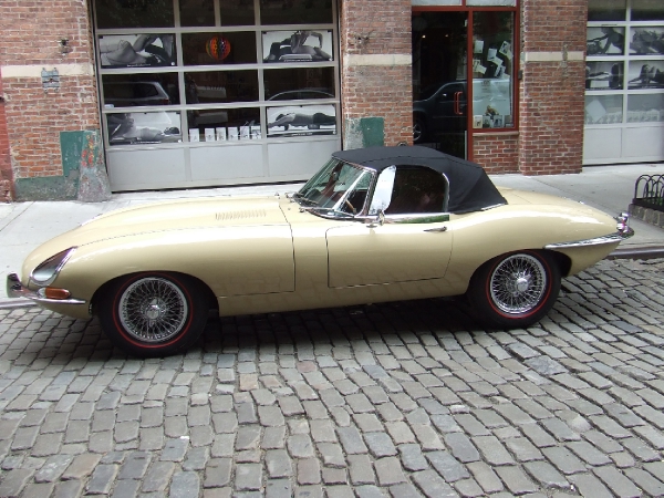 Used-1967-Jaguar-XKE-E-Type-OTS-w/-Factory-Hardtop