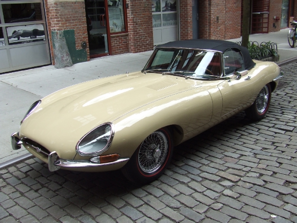 Used-1967-Jaguar-XKE-E-Type-OTS-w/-Factory-Hardtop