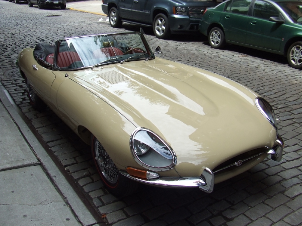 Used-1967-Jaguar-XKE-E-Type-OTS-w/-Factory-Hardtop