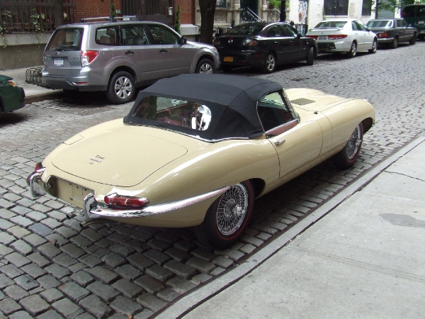 Used-1967-Jaguar-XKE-E-Type-OTS-w/-Factory-Hardtop