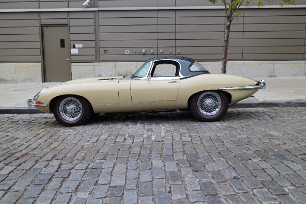 Used-1967-Jaguar-XKE-E-Type-OTS-w/-Factory-Hardtop