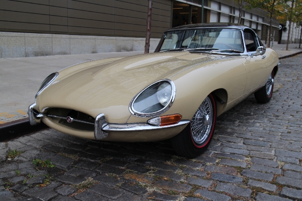 Used-1967-Jaguar-XKE-E-Type-OTS-w/-Factory-Hardtop