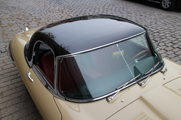 Used-1967-Jaguar-XKE-E-Type-OTS-w/-Factory-Hardtop