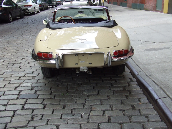 Used-1967-Jaguar-XKE-E-Type-OTS-w/-Factory-Hardtop