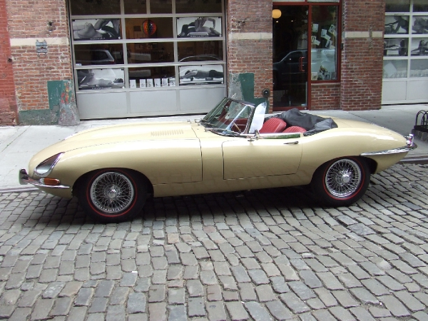 Used-1967-Jaguar-XKE-E-Type-OTS-w/-Factory-Hardtop