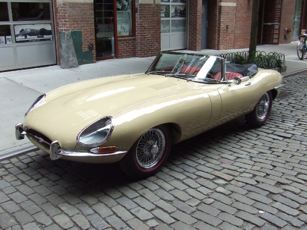 Used-1967-Jaguar-XKE-E-Type-OTS-w/-Factory-Hardtop
