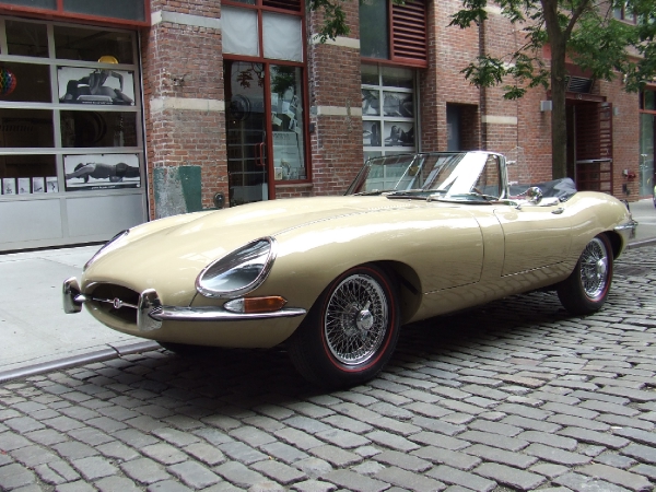 Used-1967-Jaguar-XKE-E-Type-OTS-w/-Factory-Hardtop