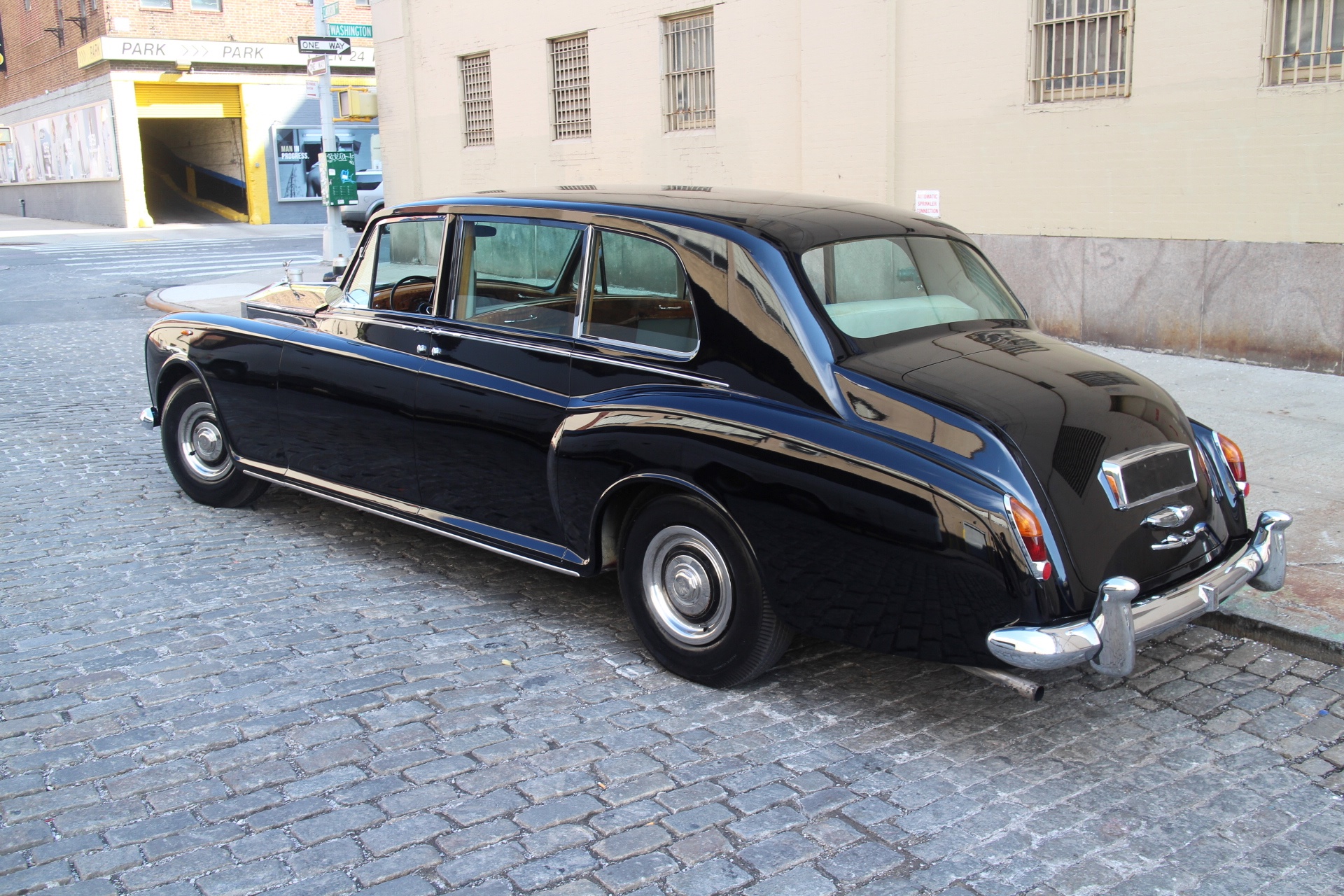 Phantom v. Rolls-Royce Phantom v 1965. Rolls-Royce Phantom i 1926. Rolls-Royce Phantom v. Rolls Royce 1947.