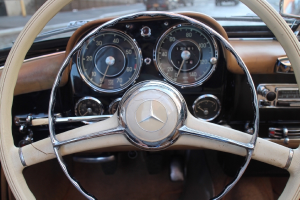 Used-1957-Mercedes-Benz-190SL