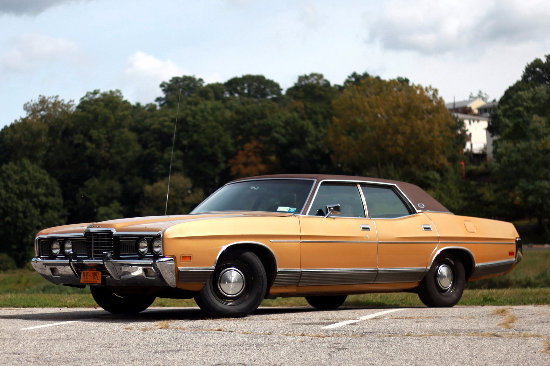 Used-1972-FORD-LTD. Inventory. 