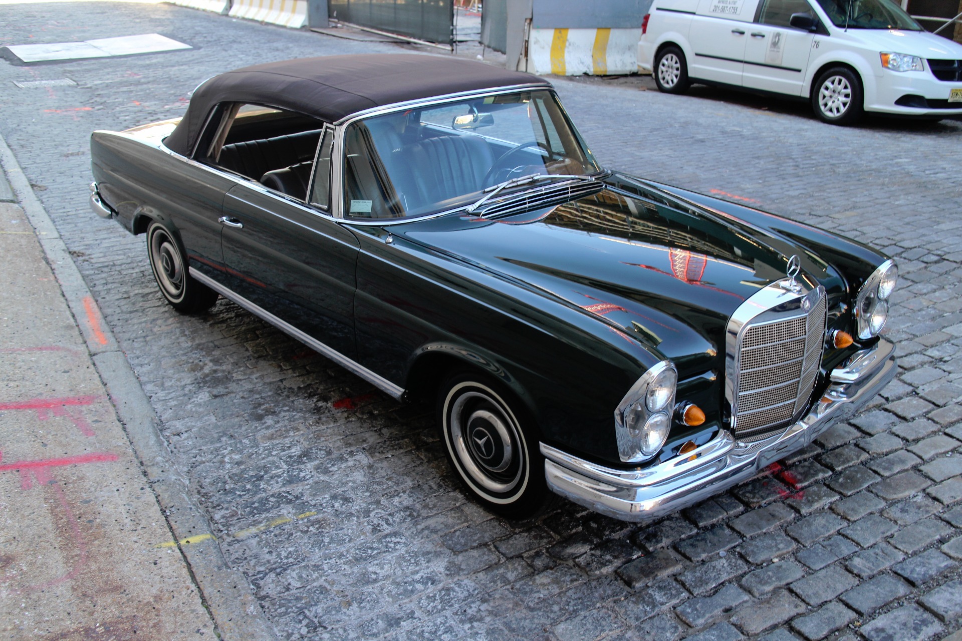 Mercedes 250 d. Мерседес 250se. Мерседес 1967. Mercedes Benz w111 Coupe. Мерседес 250 se 1965.