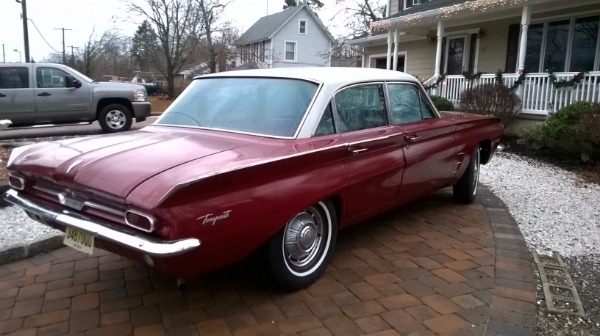 Used-1962-Pontiac-tempest-4-door