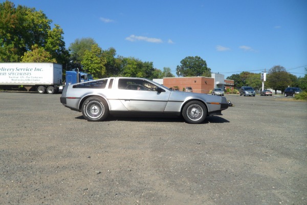 Used-1981-Delorean-Gull-Wing