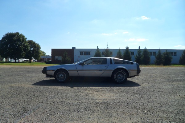 Used-1981-Delorean-Gull-Wing