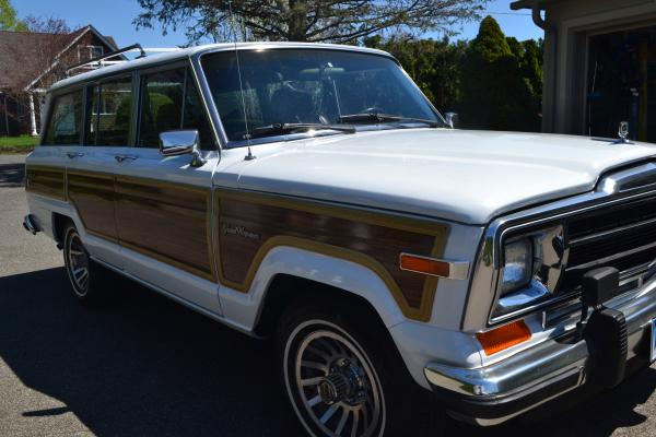 1990-Jeep-Grand-Wagoneer