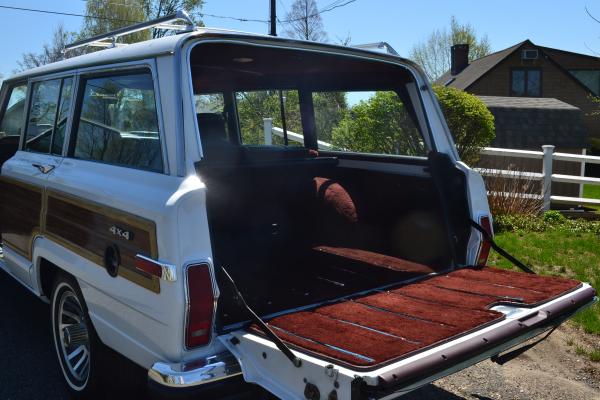 1990-Jeep-Grand-Wagoneer