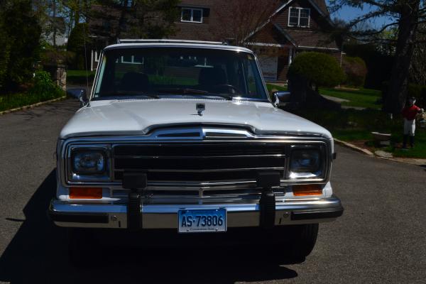 1990-Jeep-Grand-Wagoneer