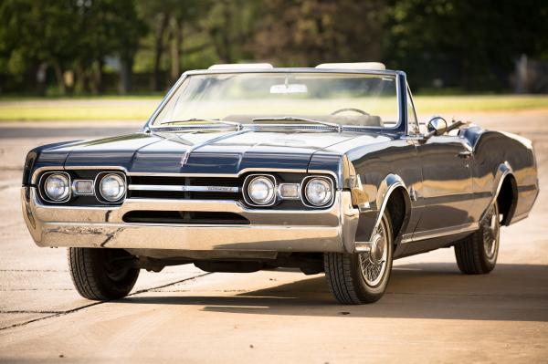 1967-Oldsmobile-Cutlass-Supreme