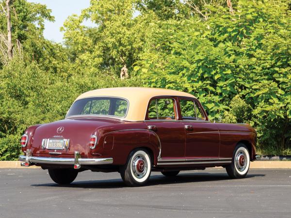 1957-Mercedes-Benz-220s