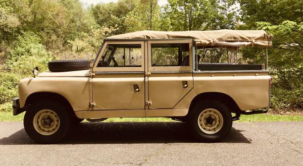 1967-Land-Rover-Series-2a-109-Station-Wagon-(4dr)