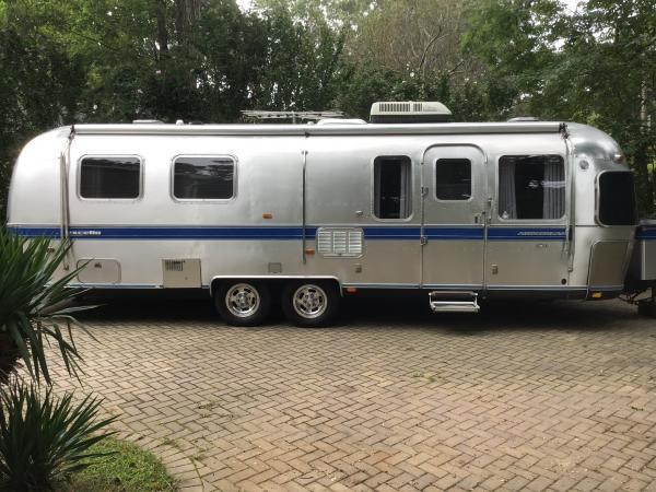 1990-Airstream--Excella-29-ft