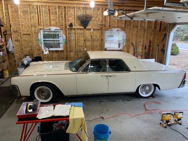 Used-1961-Lincoln-Continental