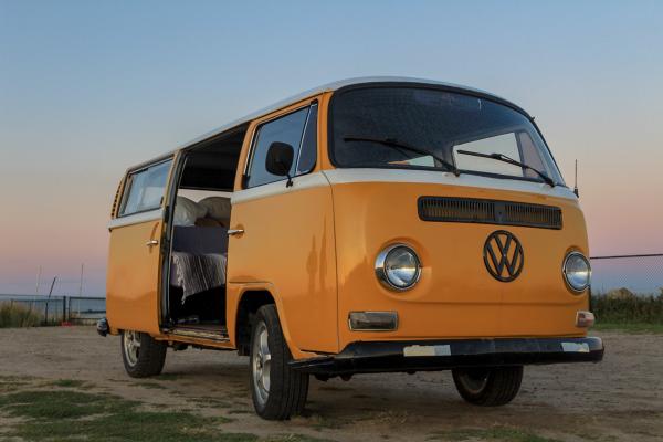 1972-Volkswagon-T2-bus