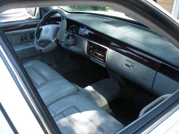 Used-1994-Cadillac-Sedan-deVille-90s-00s-Nondescript