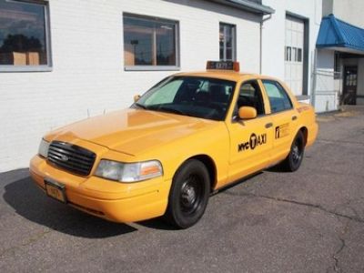 Used-2006-Ford-Crown-Victoria