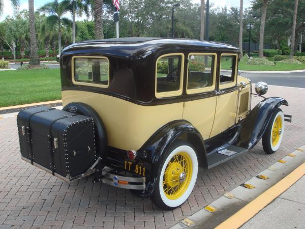 Used-1930-Ford-Model-A-DeLuxe-Town-Sedan-30s-American