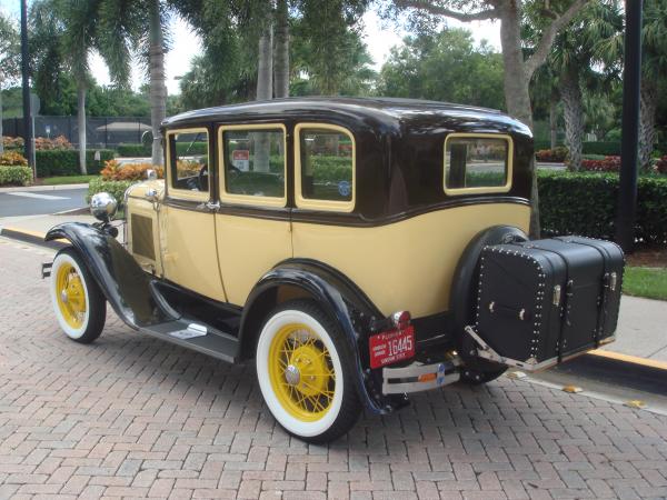 Used-1930-Ford-Model-A-DeLuxe-Town-Sedan-30s-American