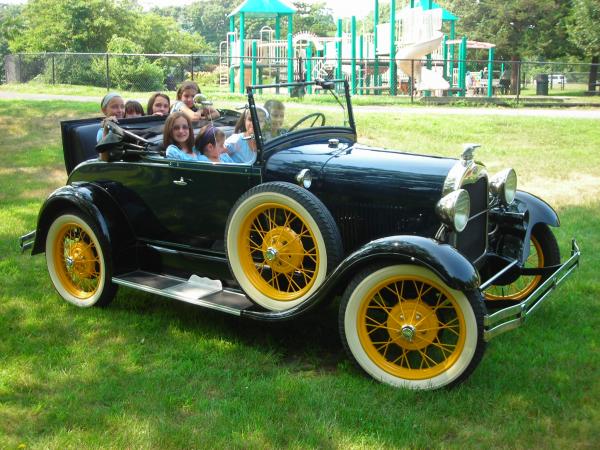 1929-Ford--Model-A-Roadster