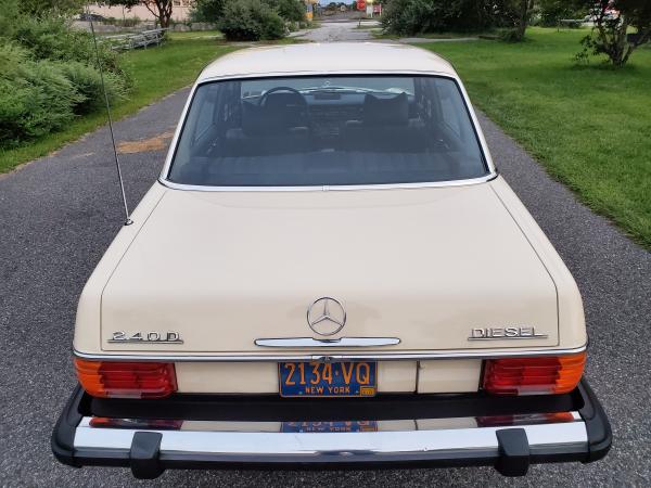 Used-1974-Mercedes-Benz-240D