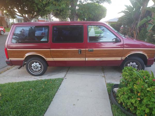 1989-Dodge-Caravan