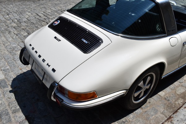 Used-1972-Porsche-911T-Targa